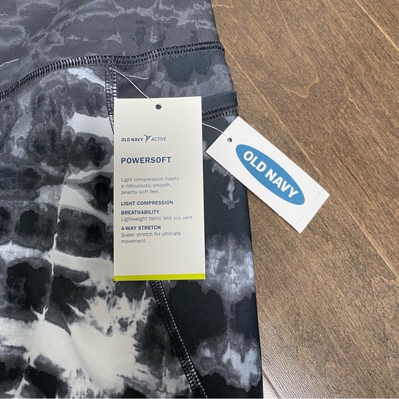 Old Navy Elevate Go Dry 7/8 Leggings - Picture 13 of 13